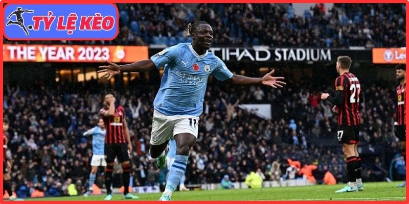 Man City sảy chân khó tin, đánh rơi lợi thế trước Arsenal 4 Doku tỏa sáng, Man City vẫn mất quyền tự quyết