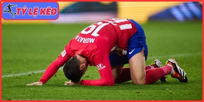 Chấn thương và tuổi tác khiến Morata bất lợi